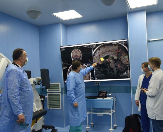sala de operații la Institutul de Neurologie și Neurochirurgie „Diomid Gherman”